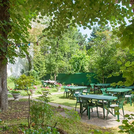 Garten- Und Kunsthotel Gabriel City-2